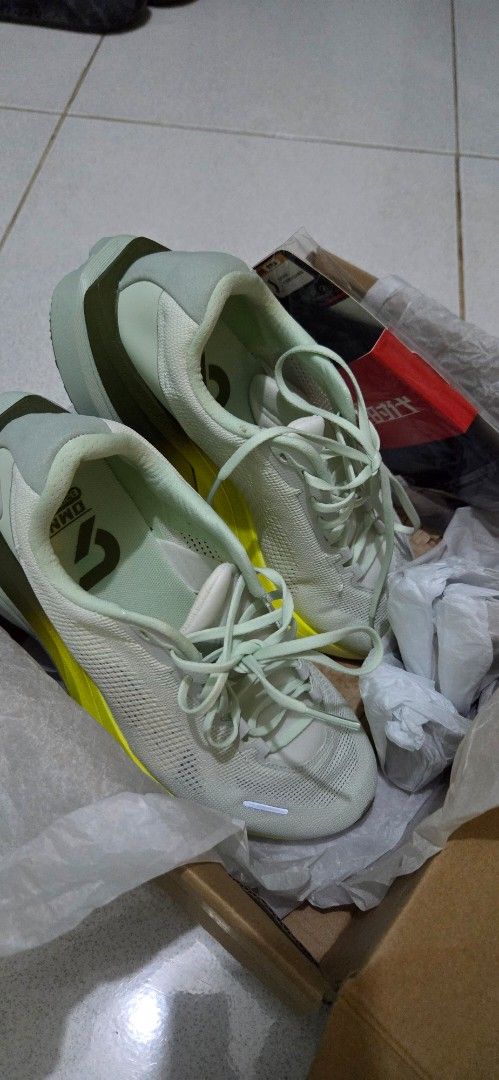 Dynafish Xiaonian Lemon US7 - BRAND NEW (Category: Sneakers) located in Manila. Submitted by riakis (Listing ID 1470872359, Image 2). Description: For Sale: Dynafish Xiaonian Lemon US7/CHN250/UK6.5 Condition: Brand New, sinukat lang. Complete with Box, Free Socks. RFS: Maikli sakin yung US7 nila 😑🥹😑😑 Meetup sa mga malls/establishments along Luzon Ave or Commonwealth Ave. and EDSA (North EDSA to Makati). Pwede rin delivery basta kayo magsshoul