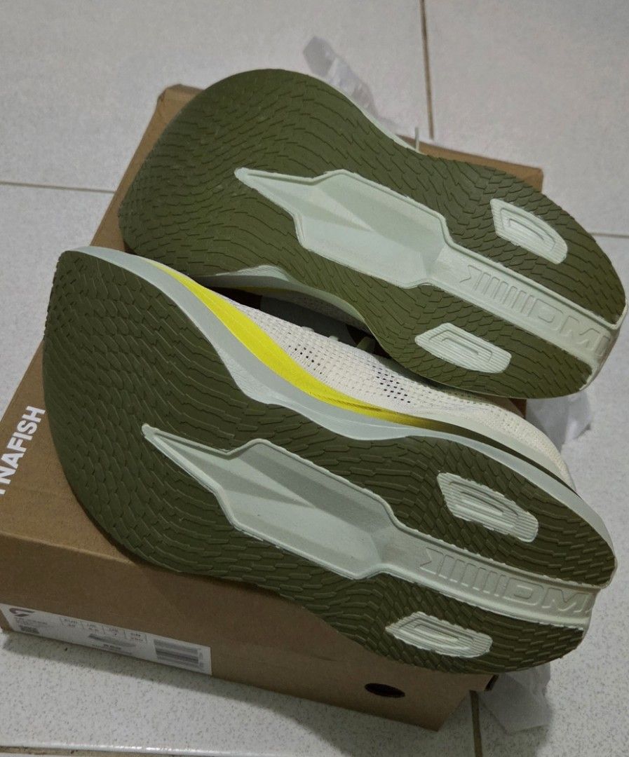 Dynafish Xiaonian Lemon US7 - BRAND NEW (Category: Sneakers) located in Manila. Submitted by riakis (Listing ID 1470872359, Image 3). Description: For Sale: Dynafish Xiaonian Lemon US7/CHN250/UK6.5 Condition: Brand New, sinukat lang. Complete with Box, Free Socks. RFS: Maikli sakin yung US7 nila 😑🥹😑😑 Meetup sa mga malls/establishments along Luzon Ave or Commonwealth Ave. and EDSA (North EDSA to Makati). Pwede rin delivery basta kayo magsshoul