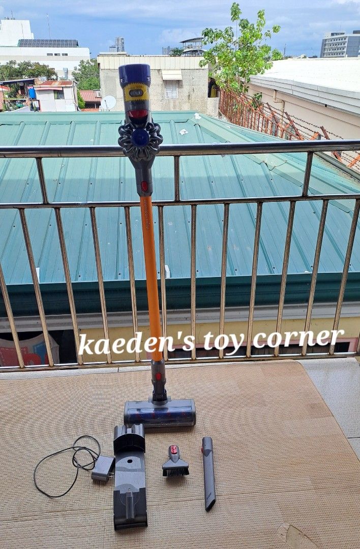 Dyson v8 absolute cordless vacuum (Category: Vacuum Cleaner & Housekeeping) located in Cebu City. Submitted by kaedenscebu (Listing ID 1470841540, Image 3). Description: Dyson v8 Absolute Cordless Vacuum ▪︎Lightweight Cordless vacuum ▪︎Suction power upto 115air watts ▪︎Battery performance 40mins ▪︎Max mode upto 7min suction ▪︎5 stage filtration system that capture 99.99% of microscopic particles ▪︎Hygentic 0.54L bin ▪︎Charging time :5 hours ▪︎Srp