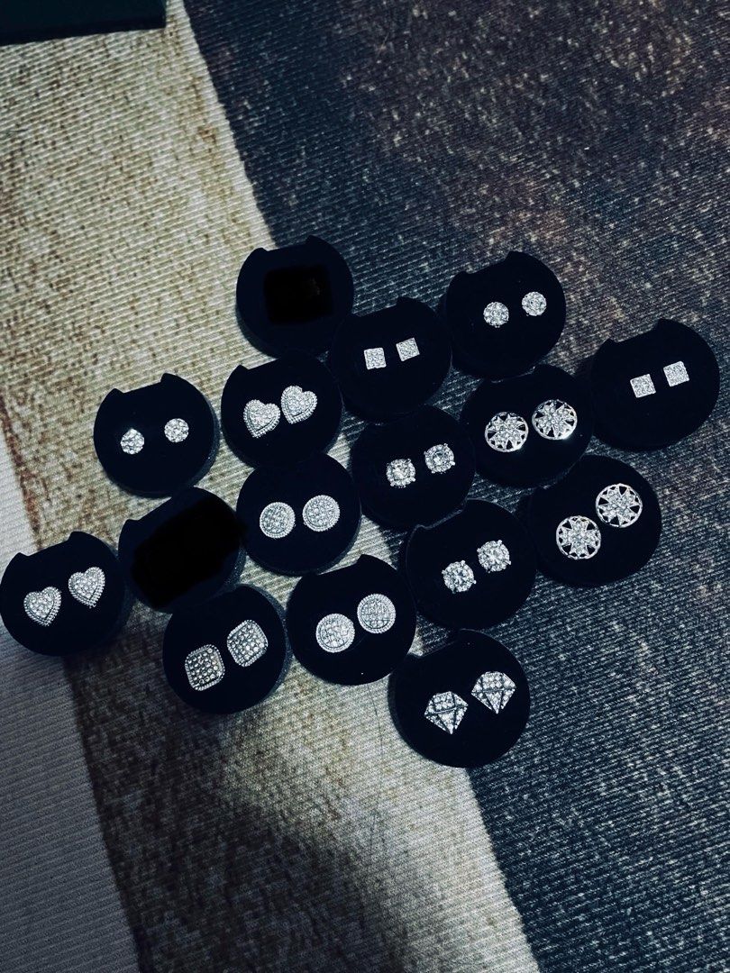 EARINGS BLINGZ (Category: Luxury Accessories) located in Manila. Submitted by gizmolacaba (Listing ID 1470868648, Image 1). Description: .