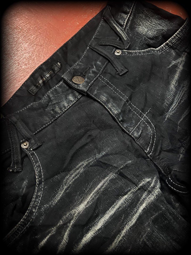 early 2000s TORNADO MART (Category: Jeans) located in Lucena. Submitted by proxyhere (Listing ID 1470869322, Image 3). Description: 2000s Tornado Mart washed clawmarks jeans - size 30 length 36 thighs 9 knee 5 leg op 4.5.