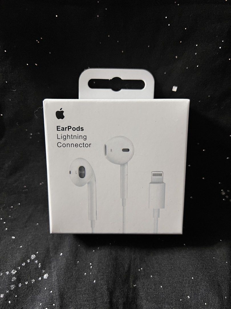 Earpods lightning connector Plug and play (Category: Earphones) located in Manila. Submitted by as_onlineshop11 (Listing ID 1470882269, Image 1). Description: ORIGINAL EQUIPMENT MANUFACTURER PLUG AND PLAY HIGH GRADE APPLE WORKING MIC GOODS FOR VEDIOCALL / ONLINE CLASS.