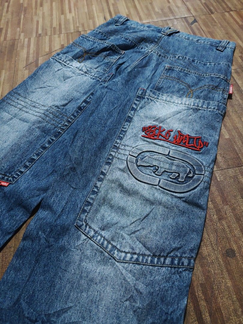 Ecko Grail Big Pocket (Category: Jeans) located in Baguio. Submitted by havs5555 (Listing ID 1470749406, Image 2). Description: Authentic Ecko Big Pocket Embroidered Jeans Dimes: Waist:33 Length:43 Leg Opening:11 Shipping, meet up and pick up available baguio City Location Issue: Minimal Stain(kita sa last pic).