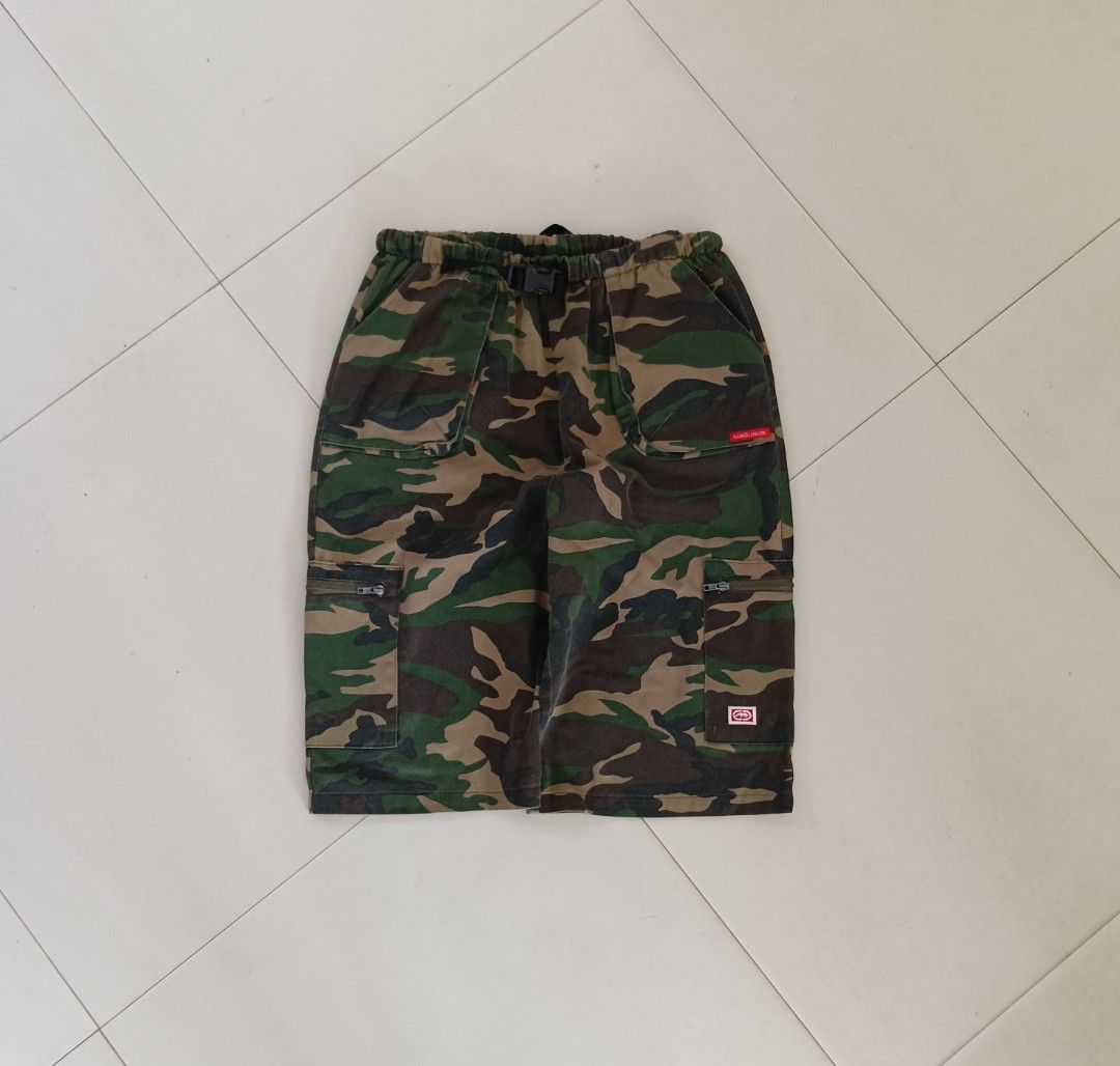 ECKO UNLMTD CAMOU BAGGY SHORT (Category: Shorts) located in San Carlos City. Submitted by noynoy11 (Listing ID 1470787559, Image 3). Description: medium 30-38W -13.5THIGH -28LENGHT-12HEM.