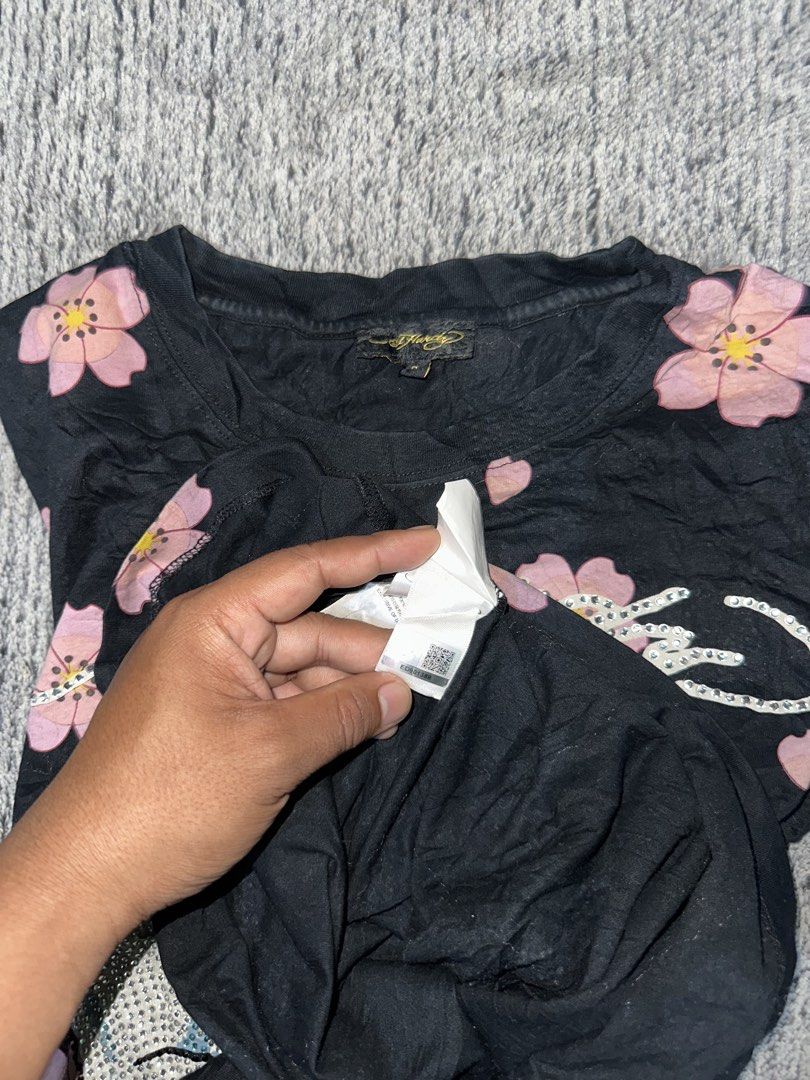 Ed hardy (Category: Tshirts & Polo Shirts ) located in Rosario. Submitted by trippleaaa2020 (Listing ID 1470754110, Image 3). Description: Ed Hardy rhinestone skull and cherry blossom graphic t-shirt Small on tag pasok sa med Dimes 21x27 No issue As new condition Dm if interested Loc mindanao.