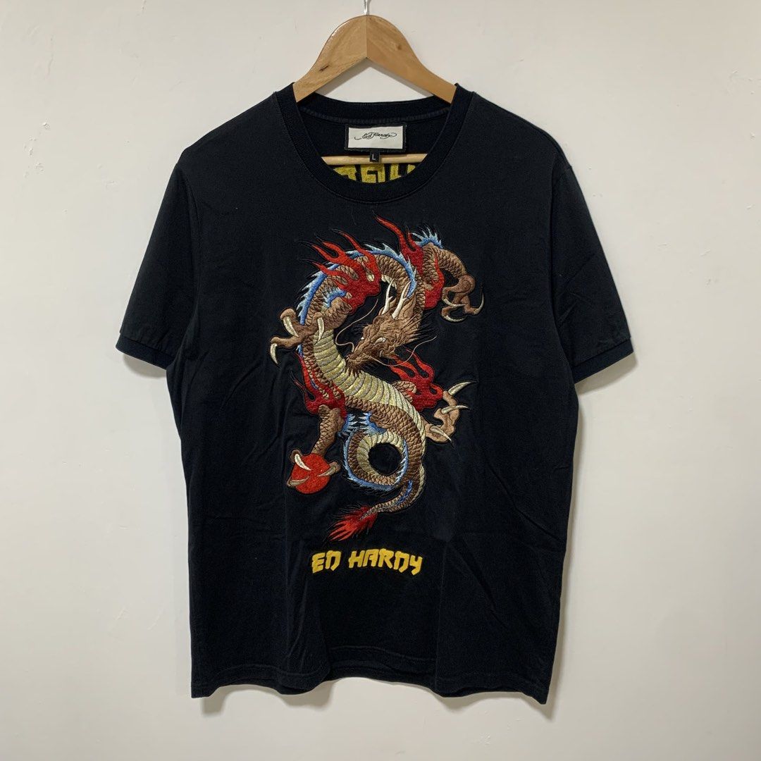 Ed hardy (Category: Tshirts & Polo Shirts ) located in Cavite. Submitted by yobubsss (Listing ID 1470904701, Image 1). Description: Size Large 22w 29L Good codition No issue.