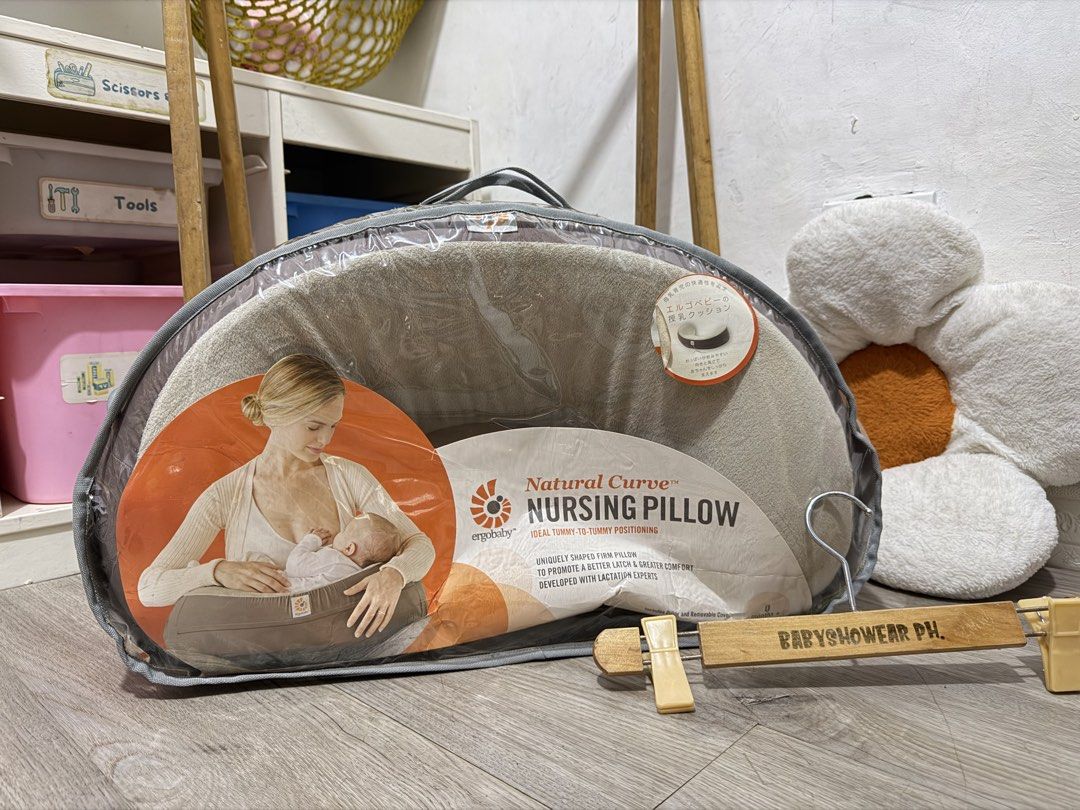 Ergobaby Nursing Pillow (Category: Breastfeeding & Bottle Feeding) located in Santa Maria. Submitted by babyshowearph_official (Listing ID 1470901508, Image 1). Description: .