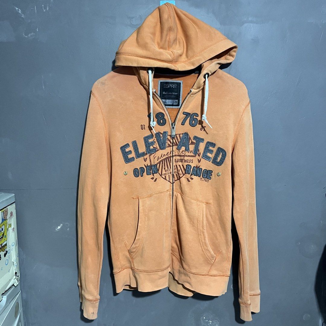 Esprit Zip Up Hoodie (Category: Coats, Jackets and Outerwear) located in Calauan. Submitted by randomthrift.womens (Listing ID 1470805038, Image 1). Description: .