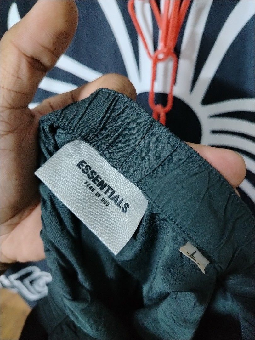 ESSENTIALS (Category: Shorts) located in Roxas City. Submitted by hd_thriftshop (Listing ID 1470868502, Image 3). Description: Width : 34-38 Length : 18.5 MISSING LACE VERY GOOD CONDITION.