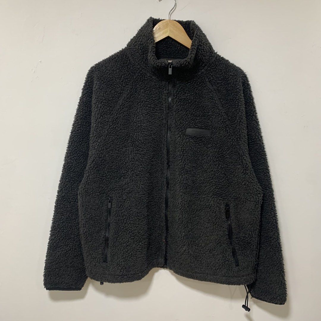 Essentials fleece (Category: Coats, Jackets and Outerwear) located in Cavite. Submitted by yobubsss (Listing ID 1470916904, Image 1). Description: Size small loose boxy 24w 26L Good condition No issue.