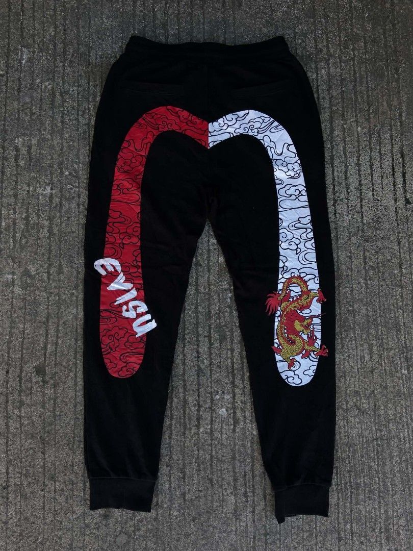 Evisu Daicock Jogger Pants (Category: Joggers) located in Lianga. Submitted by arwthrifts (Listing ID 1470838970, Image 1). Description: excellent Condition no issue dimes: 30-34 waistline 40 Length .
