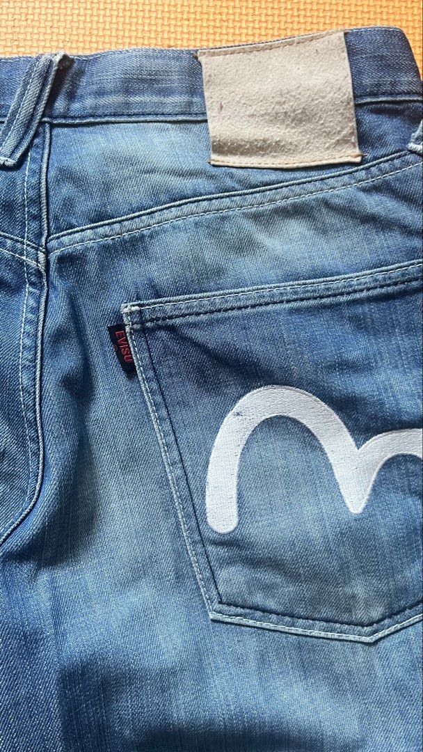 Evisu embroidered unicorn grunge jeans (Category: Jeans) located in Manila. Submitted by ericnavarr05632 (Listing ID 1470762385, Image 3). Description: size-30 length-43 inches hem-9.5.