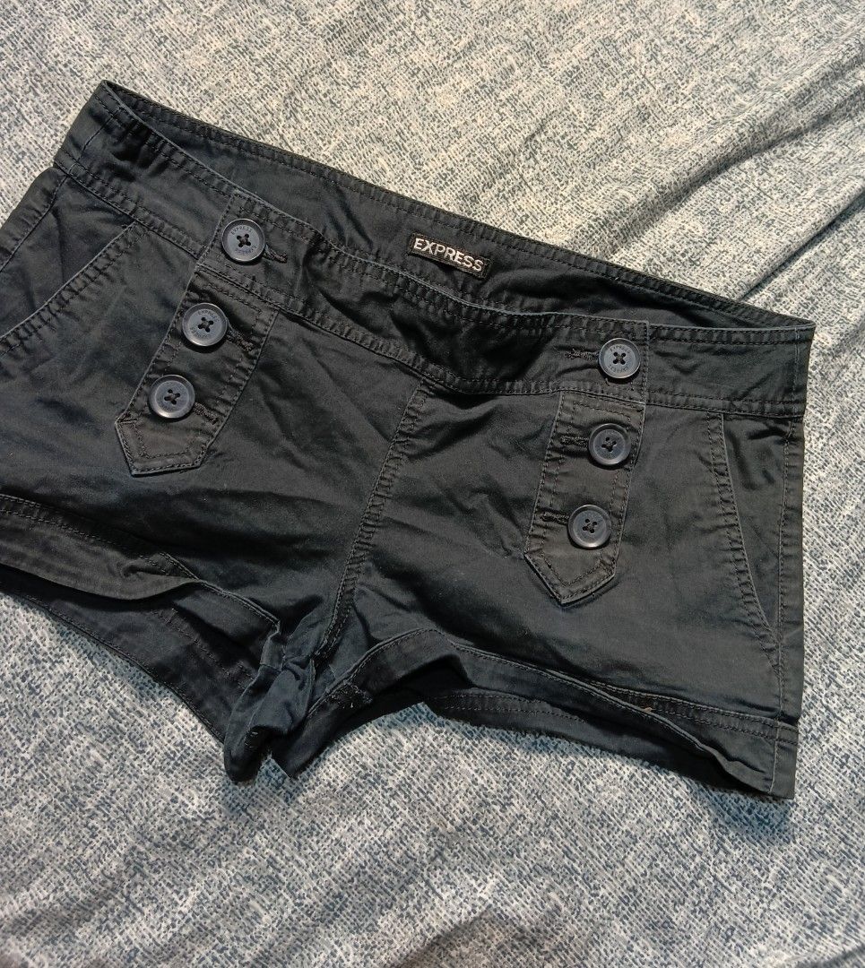 Express grunge y2k short (Category: Shorts) located in Binangonan. Submitted by uhwhynot (Listing ID 1470835010, Image 1). Description: m to large.