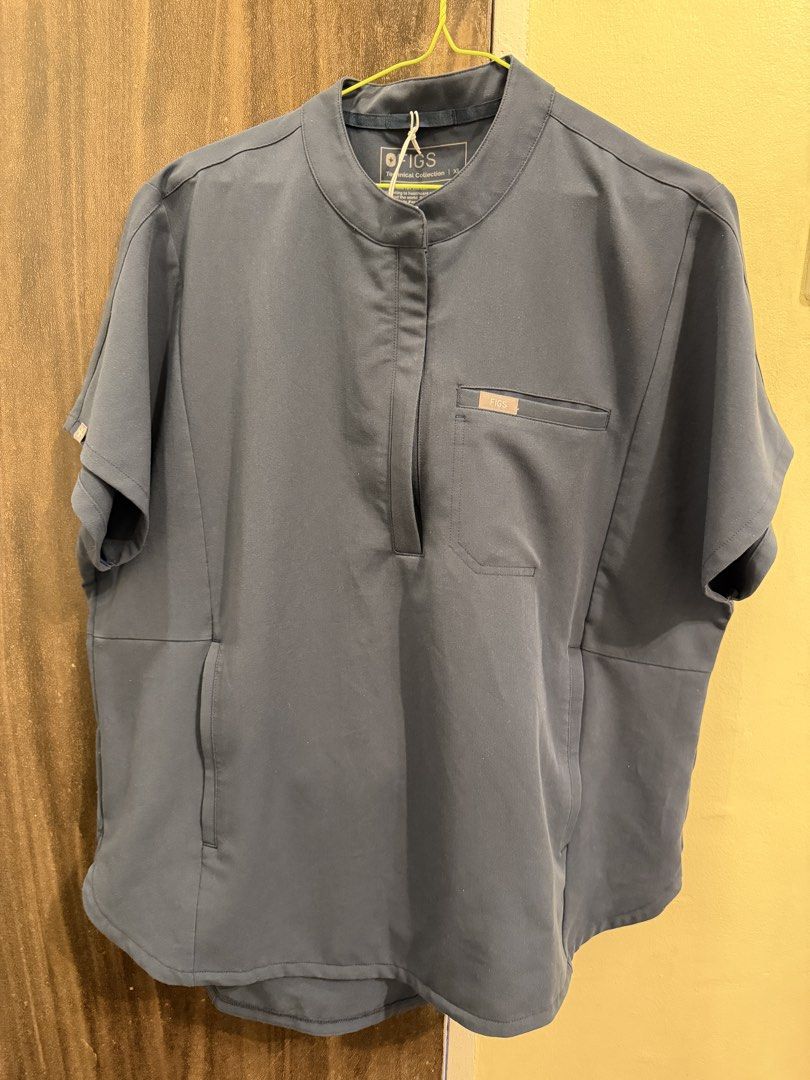 Figs Montex relaxed scrub top (Category: Others Tops) located in Las Pinas. Submitted by md_awil (Listing ID 1470817298, Image 2). Description: Dark Harbor XL RFS: too big Washed only but never used.