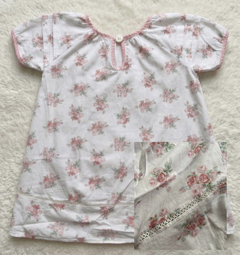 Floral Print Babydoll Top (Category: Blouses) located in Quezon City. Submitted by rbiityr (Listing ID 1470833889, Image 1). Description: rfs: didn’t want to give this up kasi it’s really cute but i have big arms so it doesn’t look that good sakin 🥲 recommended for someone na barbie / slim arms since medyo hapit siya sa braso !.