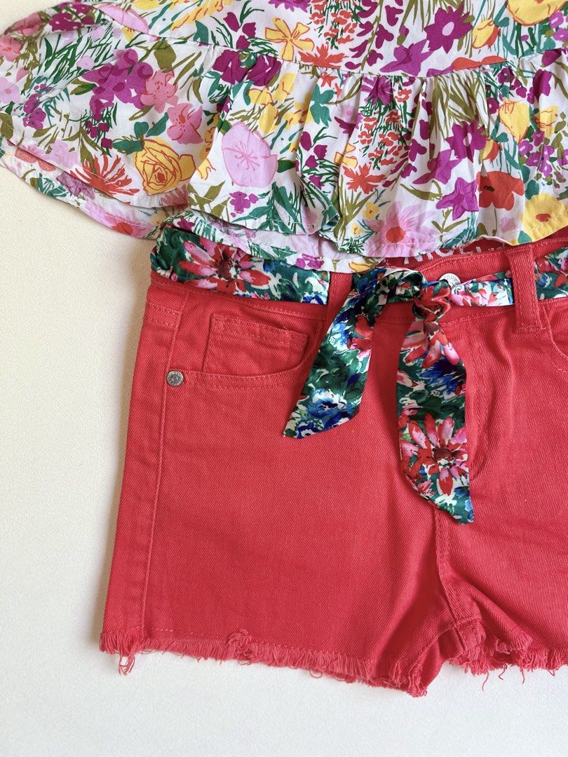 Floral set 6-7 Y (Category: Babies & Kids Fashion) located in Bayombong. Submitted by whimsystuff (Listing ID 1470744344, Image 2). Description: Floral top & Coniglio shorts 6-7 Y Brand new top, Like new shorts P 400.