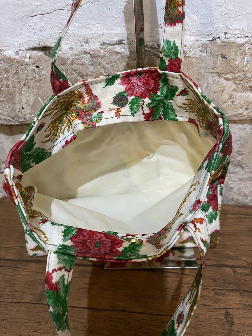 floral-patterned Feiler tote bag L9x10 (Category: Tote Bags) located in San Fernando. Submitted by dntjapansurpluselyu (Listing ID 1470868101, Image 2). Description: .