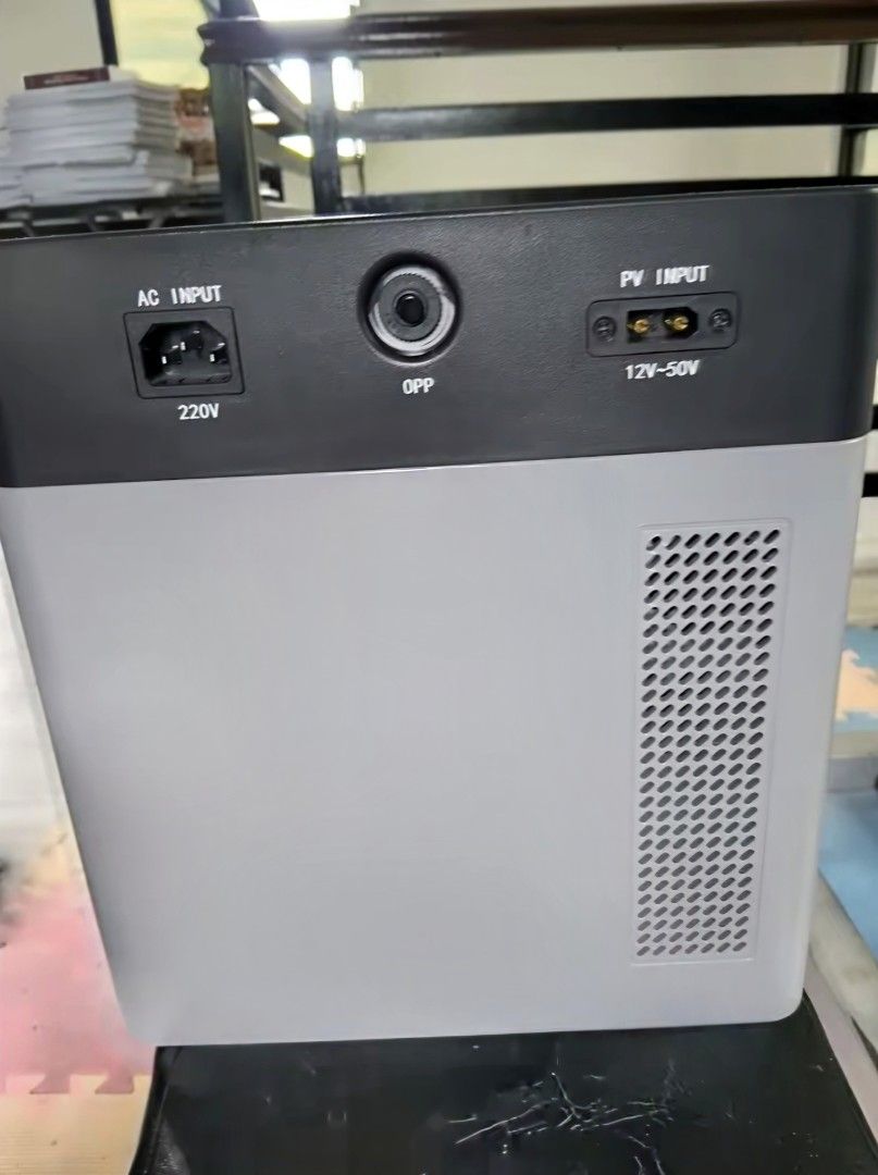 Flowatt 500w 2kWh (Category: Electrical, Adaptors & Sockets) located in San Pedro. Submitted by jorenaplasca (Listing ID 1470786747, Image 2). Description: Flowatt 500w 2kWh *Search nyo na lang po specs - No box; naitapon na ❌ - No solar cable ❌ - With power cable ONLY ✅ RFS: Mag-upgrade sa Flowatt 1000w 2kWh 🔥 *PICK UP ONLY sa bahay para matest ang unit Location: Camella Milan, San Pedro, Laguna.