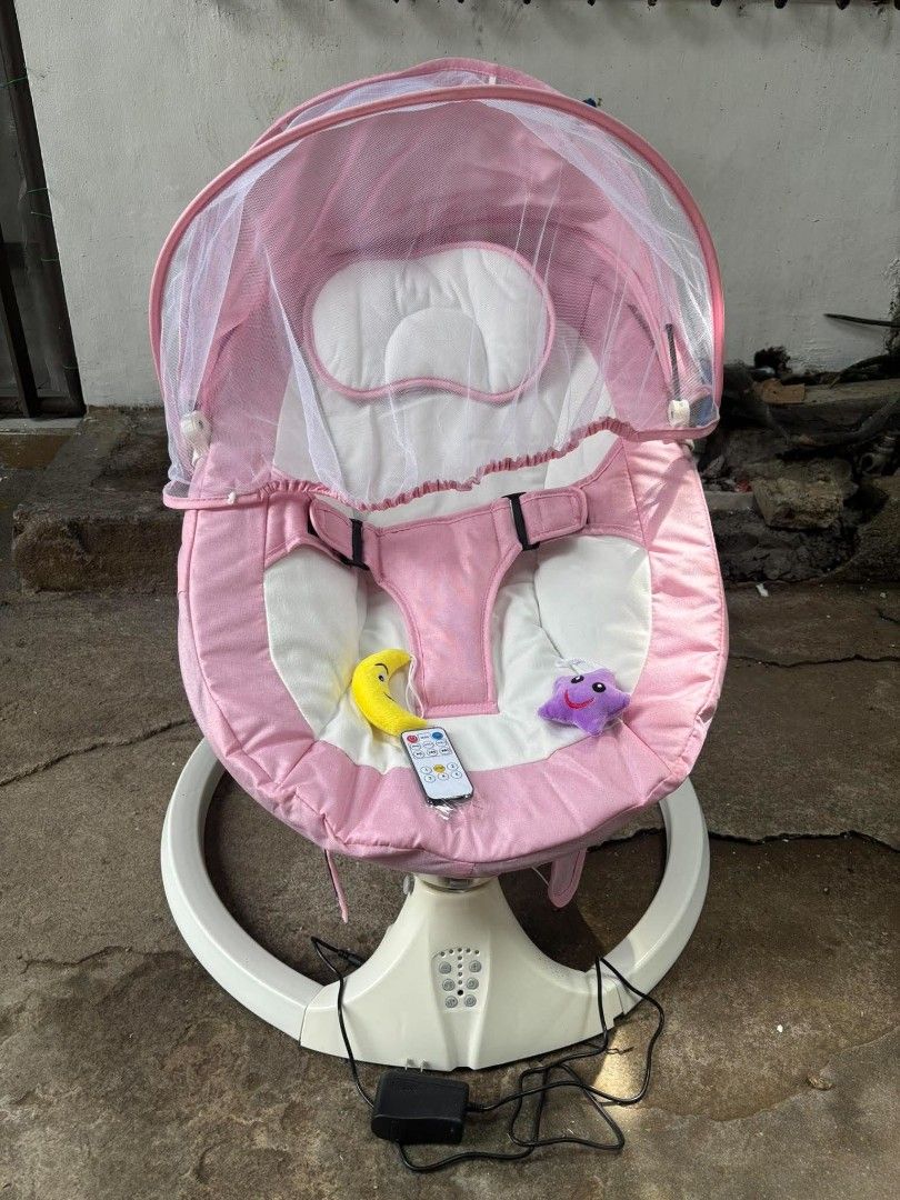 For baby bed (Category: Children's Beds) located in Manila. Submitted by dolorchris69891 (Listing ID 1470795363, Image 1). Description: For baby.