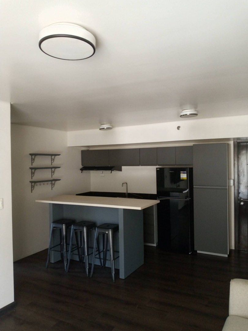 For Lease Condo Unit with 2 Slots Parking (Category: Apartments & Condos) located in Mandaluyong City. Submitted by reyvallena15 (Listing ID 1470928826, Image 3). Description: 🏙️ FOR LEASE: 2-BEDROOM CONDO UNIT WITH 2 PARKING SLOTS 📍 Avida Towers 9th Avenue, Taguig City 💰 Monthly Rent: ₱55,000 Unit Details: * 2-Bedroom Condo Unit * Furnished * Located on the 4th Floor * 2 Parking Slots (Parking Level 3) * Association Dues Included Lease Terms: