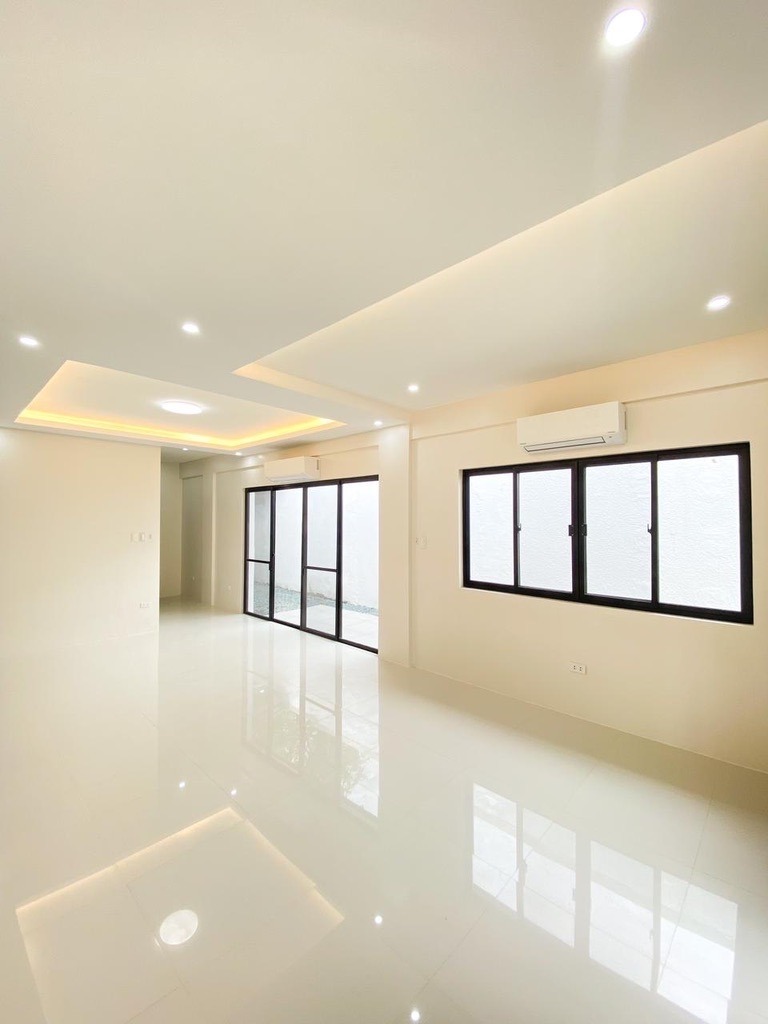 (Category: ) located in . Submitted by legacyrealty (Listing ID 1470817858, Image 1). Description: .