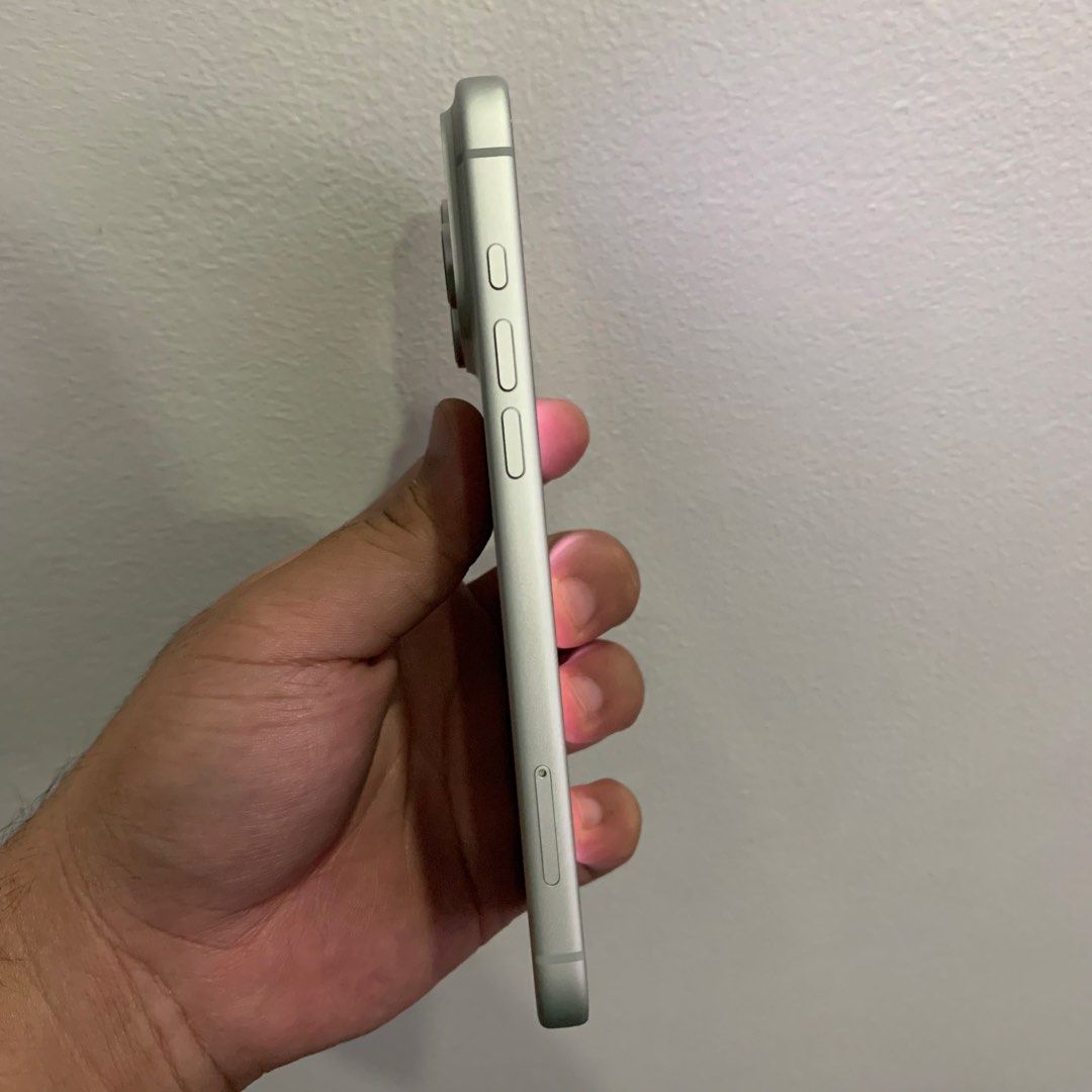 For sale only: iPhone 18 Pro Max 256gb Silver (Category: iPhone 18 Series) located in Bulacan. Submitted by frugalnomad (Listing ID 1470862379, Image 3). Description: COMPLETE WITH BOX, UNUSED CABLE, & RECEIPT WARRANTY UNTIL OCTOBER 2027 100% BH (12 CC) & PHYSICAL APPEARANCE RFS: UPGRADE TO DUO.