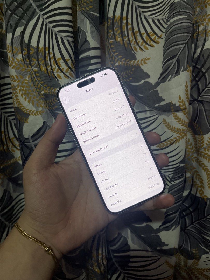 For swap only (Category: iPhone 17 Series) located in Marikina City. Submitted by jayem.67 (Listing ID 1470904797, Image 2). Description: For swap only Straight swap sa 16 pro max or 15, 14 pro max add cash nalang iPhone 17 256gb 91% battery health anysim pwede no issue or history repair complete inclusions Meet up marikina conception mcdo or tumana 7/11.