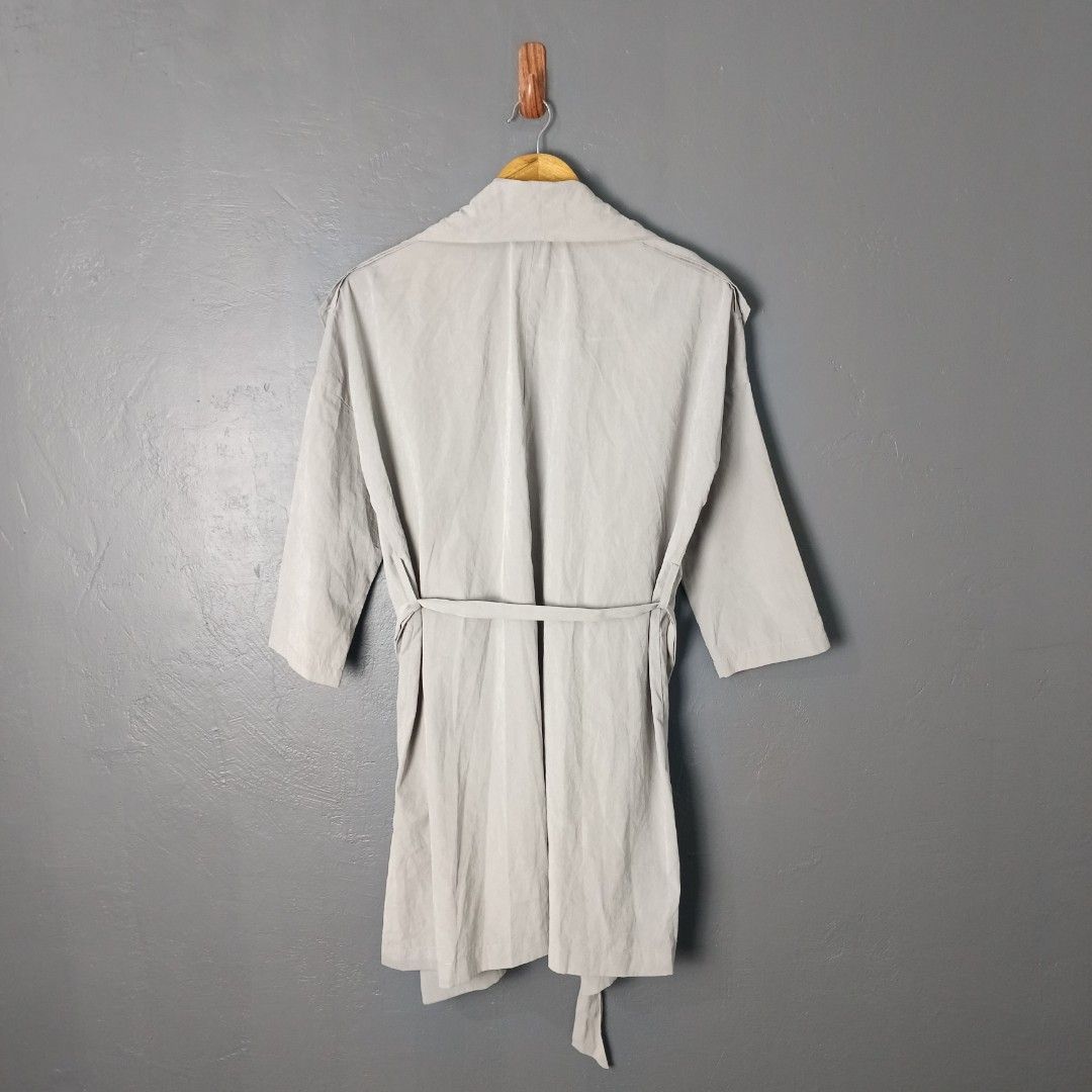 For Women - Amy Winehouse (Category: Coats, Jackets and Outerwear) located in Bacolod City. Submitted by drop.ph (Listing ID 1470835373, Image 2). Description: Amy Winehouse *Fits up to XL - 23x32 *Excellent *No Flaws *Price: 880php *Add SF if outside Bacolod City .