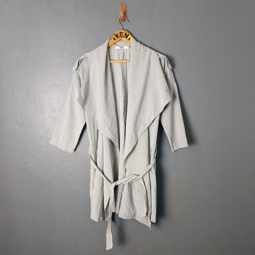 For Women - Amy Winehouse (Category: Coats, Jackets and Outerwear) located in Bacolod City. Submitted by drop.ph (Listing ID 1470835373, Image 1). Description: Amy Winehouse *Fits up to XL - 23x32 *Excellent *No Flaws *Price: 880php *Add SF if outside Bacolod City .