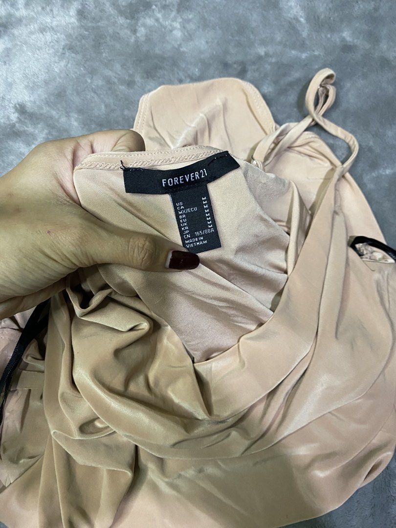Forever 21 Bodysuit Top (Category: Sleeveless) located in Manila. Submitted by pc.thrift (Listing ID 1470764670, Image 3). Description: Medium.
