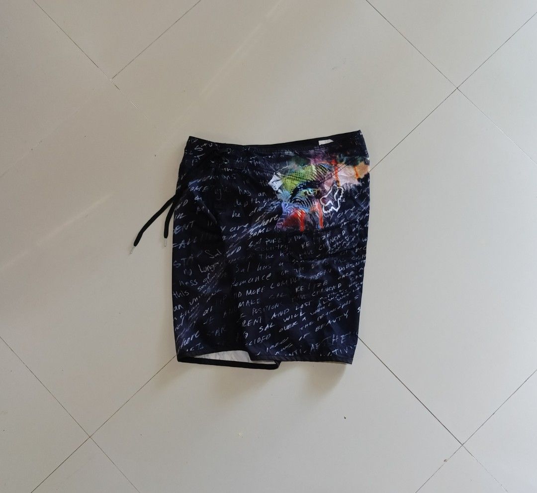 FOX B-SHORT (Category: Shorts) located in San Carlos City. Submitted by noynoy11 (Listing ID 1470790240, Image 2). Description: FOX B-SHORT✅ SIZE 34 34W - 21L - 10H Excellent - No issues DM✅.