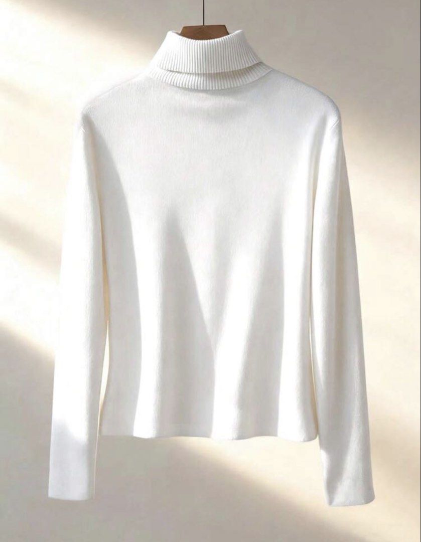 Franclia New Thickened Versatile Turtleneck Long Sleeve White (Category: Longsleeves) located in Caloocan City. Submitted by vastcrystal-7450 (Listing ID 1470780986, Image 1). Description: - Brand/Model: Franclia thickened long sleeve turtleneck - Color: White - Size: S - Features: Ribbed collar and cuffs, super soft interior lining - Condition: Worn once for a trip, basically untouched (like new) - Best for: Great basic piece for layering during