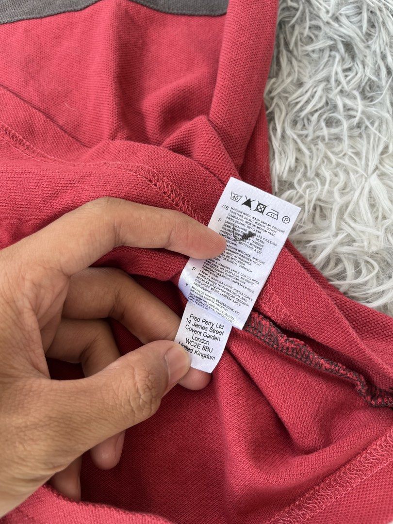 Fred Perry Two Tone Polo Shirt (Category: Tshirts & Polo Shirts ) located in Lipa City. Submitted by kent.finds (Listing ID 1470876891, Image 3). Description: Dimension: 📏W 18 📏L 26 Color Rate: 9.8/10 📌 Excellent Condition 💸 Mine : ₱850 + Shipping Fee🚚 Issue: ❌.