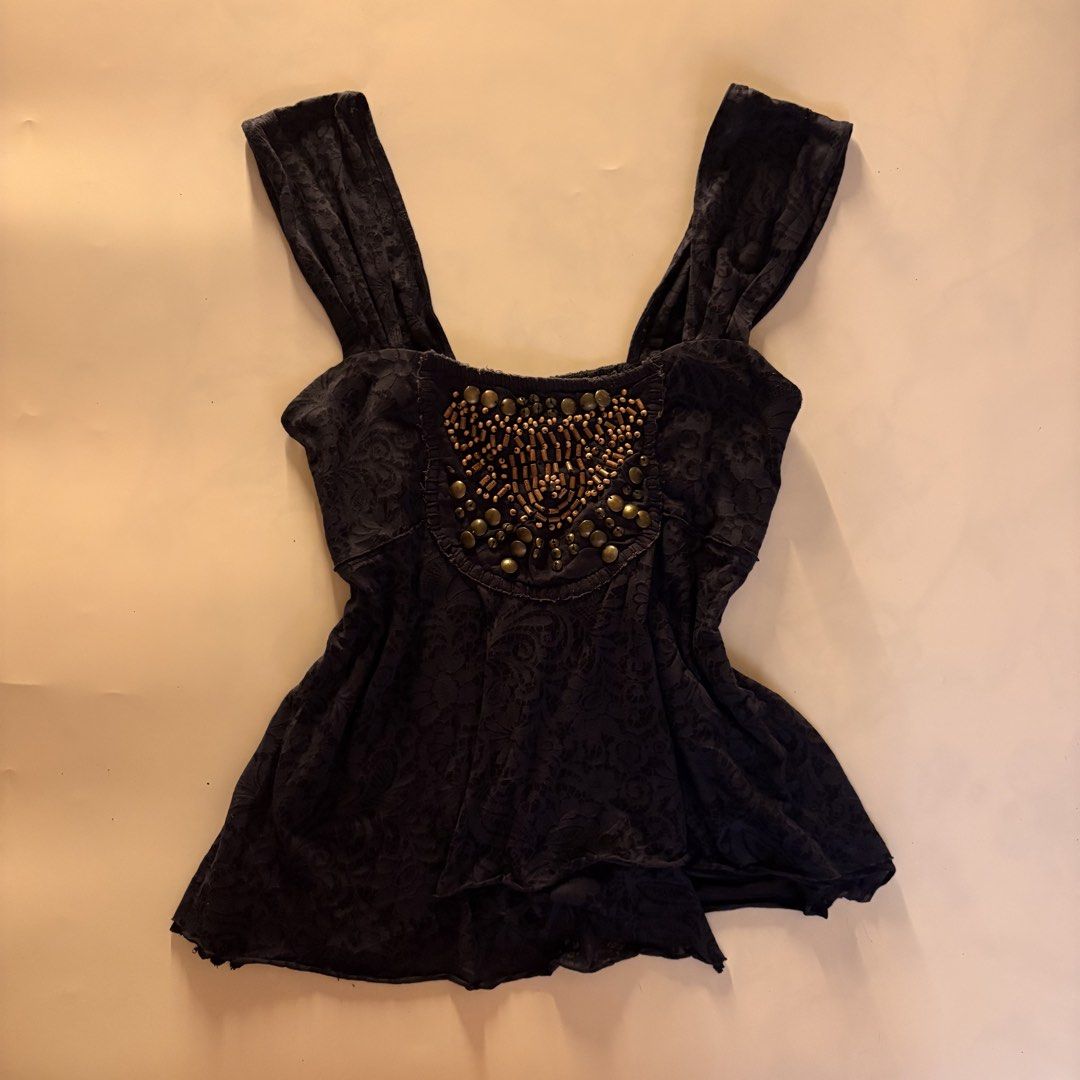 Free people blue beaded square neck top (Category: Sleeveless) located in Quezon City. Submitted by tomatoes221 (Listing ID 1470755058, Image 1). Description: .
