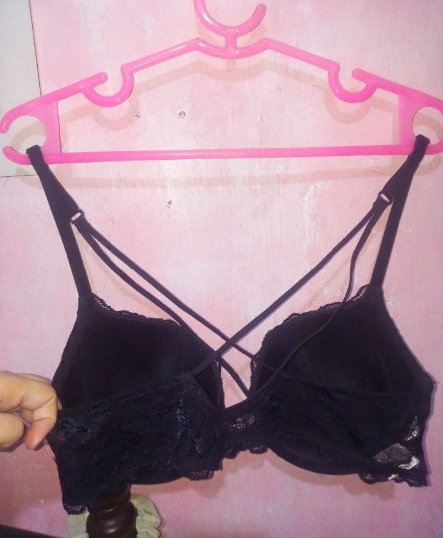 La Senza Front lock Bra Size: 34C (Category: Undergarments & Loungewear) located in Navotas City. Submitted by vanilla_sandalwood (Listing ID 1470910936, Image 2). Description: -Brand: la Senza -Color: Black -Size: 34C -Like New -Front lock Underwire Ukay Us Bale wash na po ito.