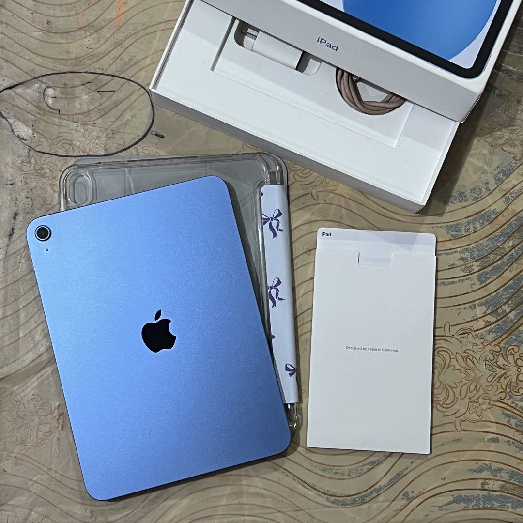 FS 21K RUSH (Category: iPad) located in Guiguinto. Submitted by migueljeaan (Listing ID 1470854423, Image 1). Description: iPad 11th Gen (A16) (Blue) - 128GB - 93%BH 226CC - WiFi - 11” - IOS 27.0.1 - A16 Bionic Chip (iPhone 15 chip) - 12MP Wide & Ultra Wide Cam (.5) - True Tone - Touch ID - Liquid Retina Display no issue nor dents, mint condition w/ Apple Brick & USB-C Cord, Installed Tempered Glass, Case, Manual & Box .