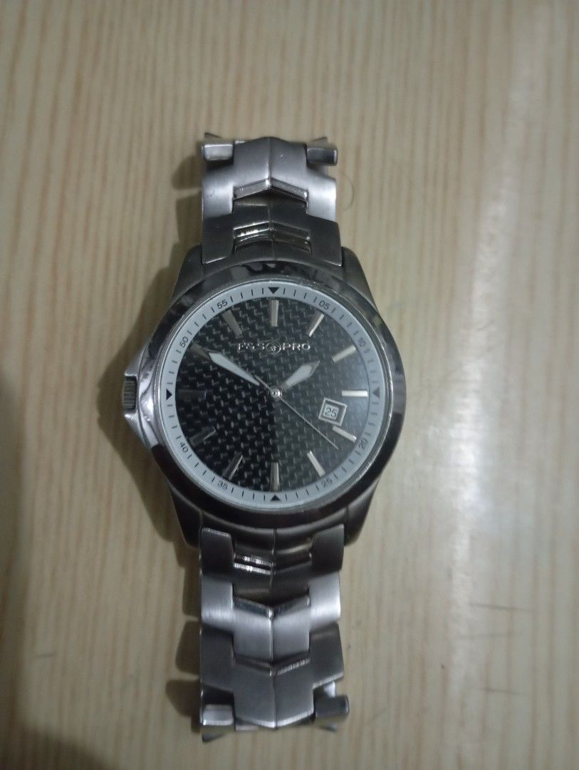 F&S pro carbon dial (Category: Men's Watches) located in Las Pinas. Submitted by quick_deals_great_finds2 (Listing ID 1470872647, Image 2). Description: Original good working condition Quartz with battery 40mm Fits wrist size 7.2 inches.