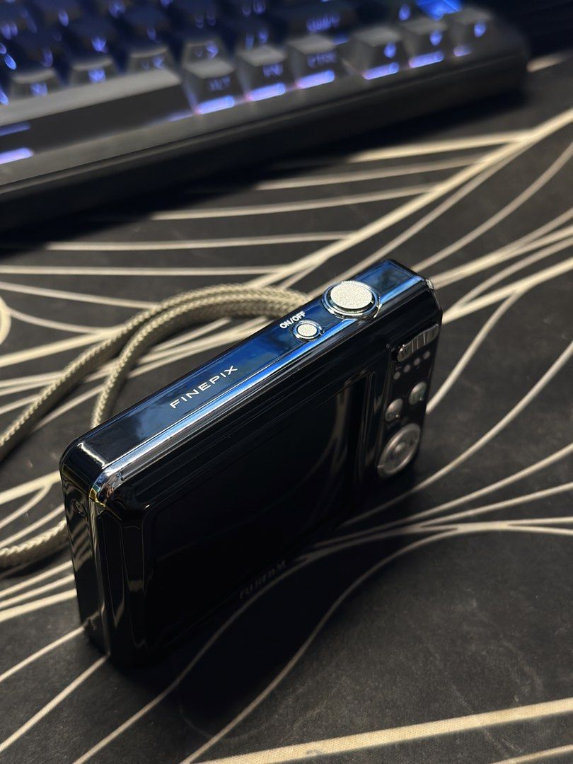 Fujifilm FinePix J32 Digital Camera (Category: Cameras) located in Angeles City. Submitted by czamael.brian (Listing ID 1470851215, Image 3). Description: PLEASE READ FIRST ‼️ For sale Fujifilm Finepix J32 12.2MP Digicam •Tested and working •All in good working condition •No issues •Very minor to no signs of usage •With battery •With sd Card •With pouch and strap •NO Charger •Pm for sample photos Old camera, sold as is where is. Don’t expect the 