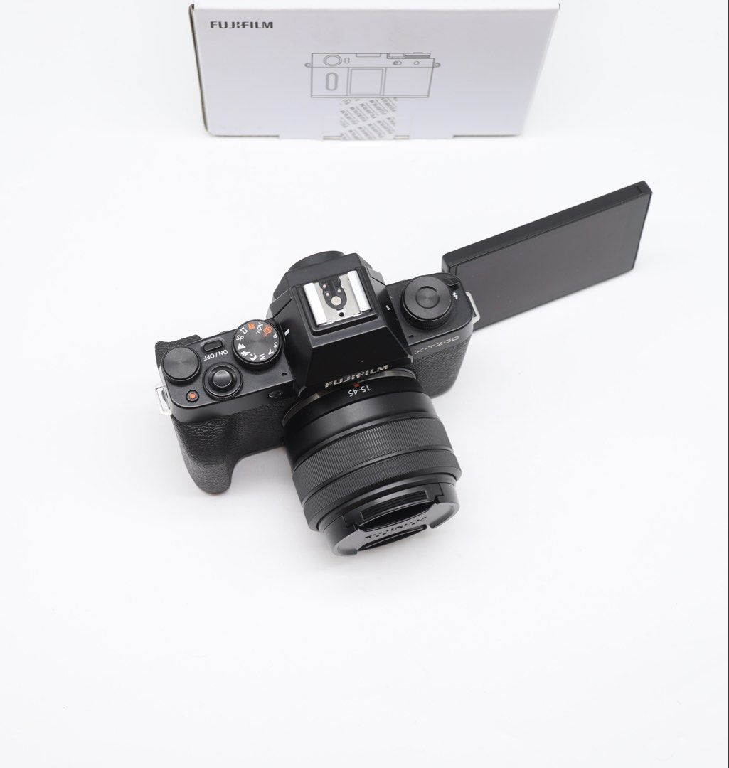 Fujifilm XT200 with 15-45 lens (Category: Cameras) located in Manila. Submitted by jaimeeloutan (Listing ID 1470910814, Image 1). Description: for sale! Fujifilm XT200 Mirrorless flipscreen with 15-45 lens set 34,990 Black Noir 📷 💰34,990 only pass sa tawad, mura nayan sulit deal complete set gagamitin nalang good condition no issue - FUJIFILM X-T200 full HD/HDR Video, UHD 4K video capable,w/ live view mode, OLED electronic viewfinder, hybrid AF