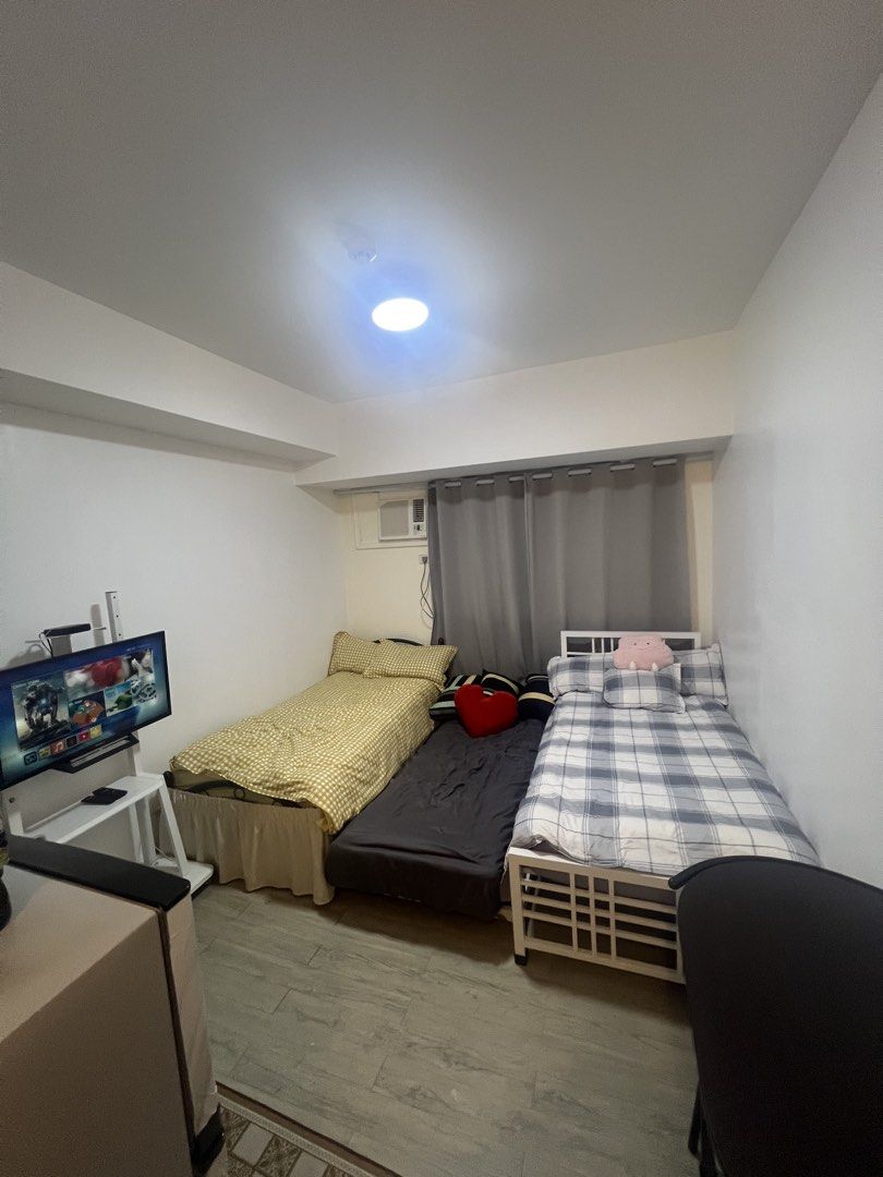 Fully Furnished Studio Apartment Unit (Category: Apartments & Condos) located in Pasig City. Submitted by maloupunsalan (Listing ID 1470782663, Image 3). Description: FOR RENT – Fully Furnished Studio Condo Amaia Skies Cubao, Tower 2, 26th Floor P18,000/month, Association Dues Included High-floor unit with city view, fully furnished and move-in ready. Walking distance to MRT Cubao and Araneta City. Amenities: Pool, Gym, Basketball Court, Playgrou