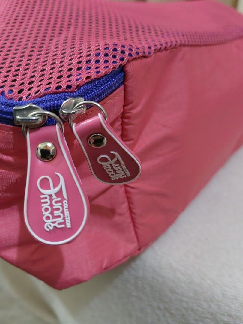 Funnymade Pink Travel Packing Cube Organizer (Category: Travel Essentials & Accessories) located in Makati City. Submitted by prelovedtreatedwithlove (Listing ID 1470893978, Image 3). Description: - Brand: Funnymade - Design: Breathable pink mesh top for easy visibility and airflow, big - Condition: Clean, perfect for suitcase organization.