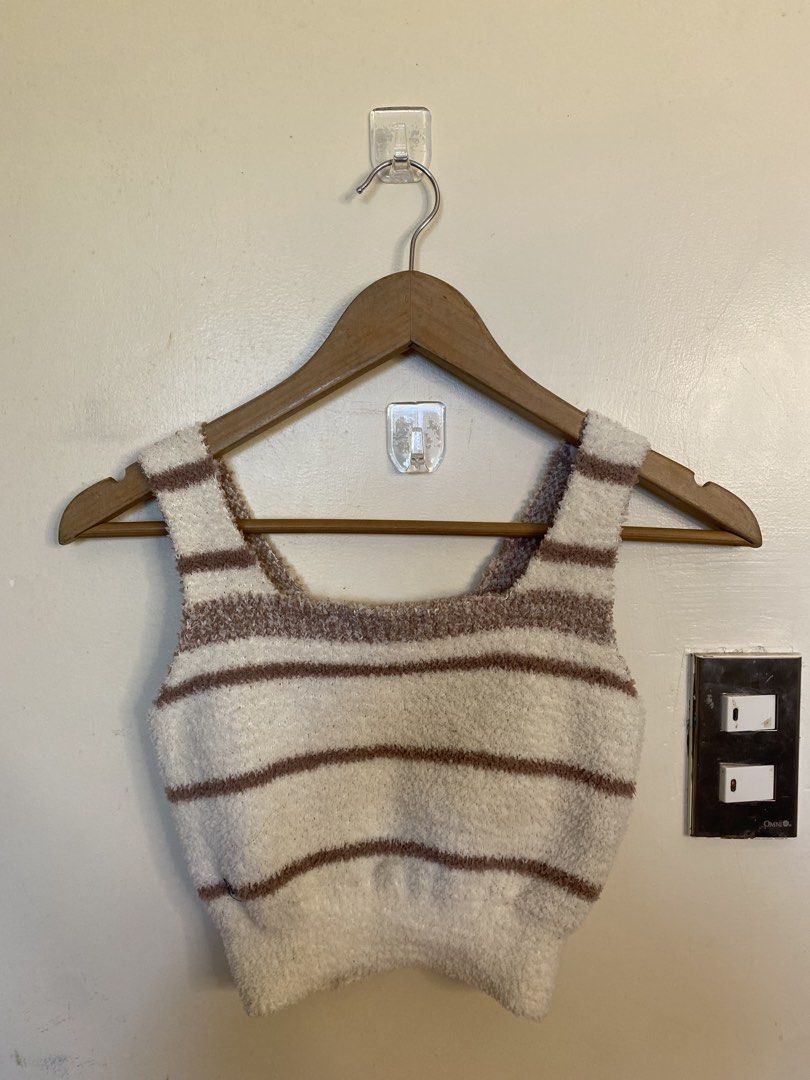 Fuzzy top xs/s sale1 (Category: Sleeveless) located in Baguio. Submitted by buyforless_2600 (Listing ID 1470779677, Image 1). Description: .