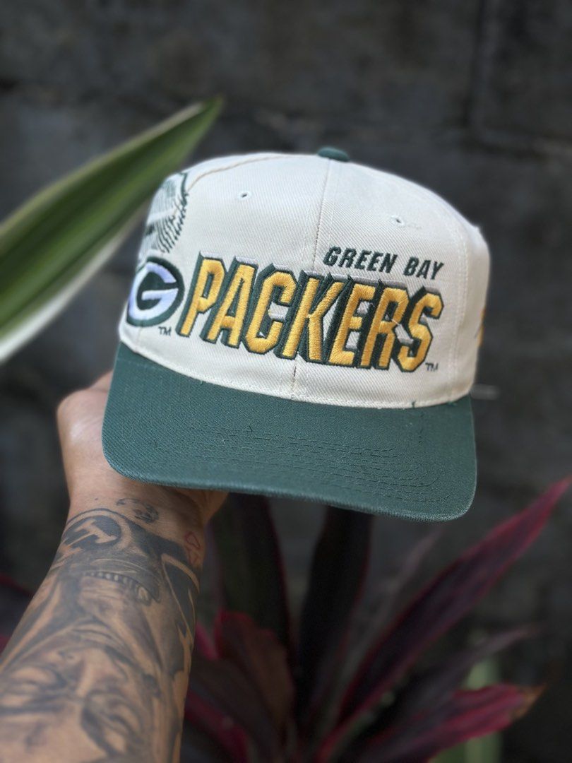 G packers (Category: Caps & Hats) located in Orani. Submitted by ajgav69 (Listing ID 1470821309, Image 1). Description: Vintage gpacker shadow by pro line Sport specialties Check all photos .