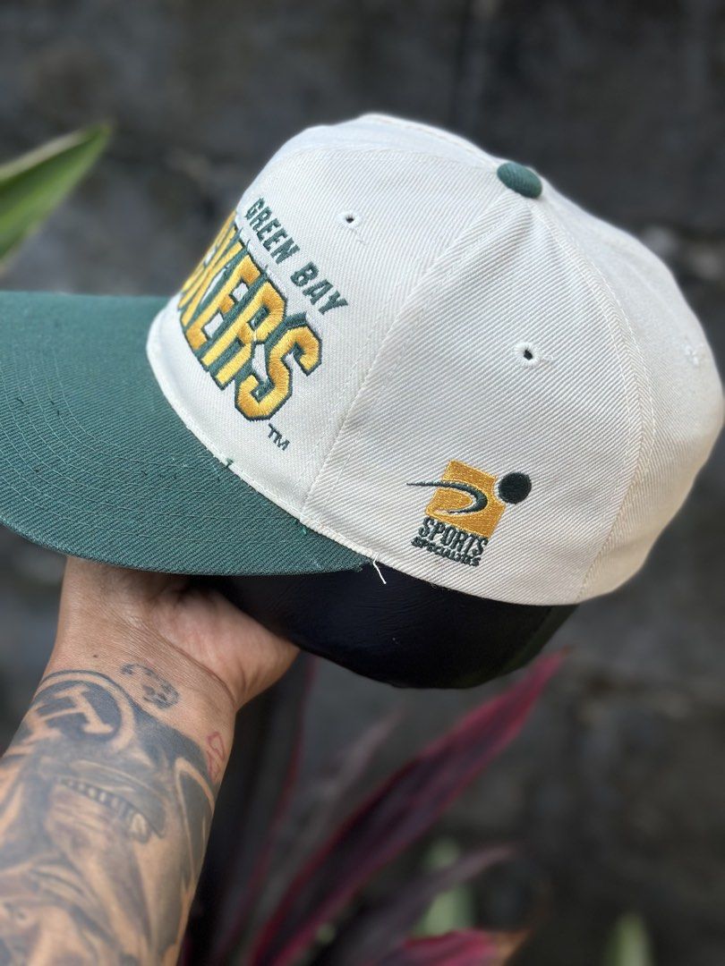 G packers (Category: Caps & Hats) located in Orani. Submitted by ajgav69 (Listing ID 1470821309, Image 3). Description: Vintage gpacker shadow by pro line Sport specialties Check all photos .