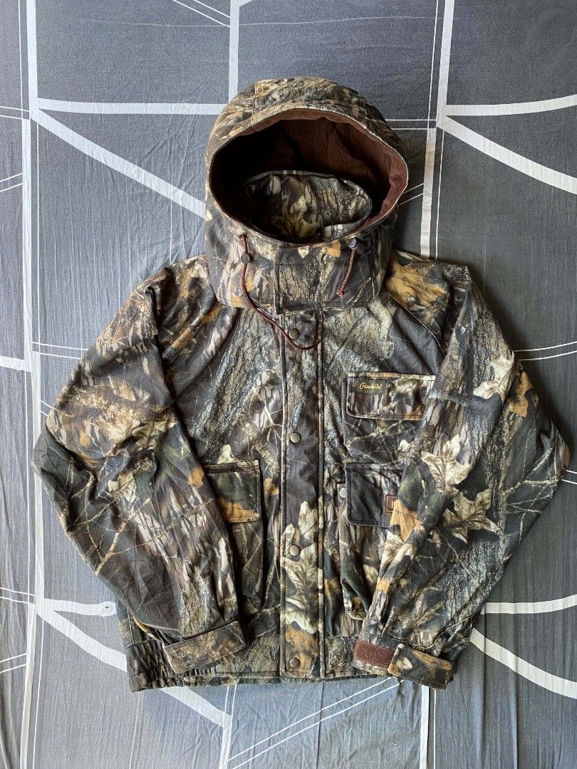 Gamehide multi pocket Realtree jacket (Category: Coats, Jackets and Outerwear) located in Manila. Submitted by raymondrob54698 (Listing ID 1470770128, Image 1). Description: Size large 22x25.