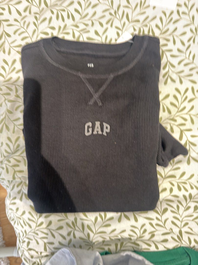 GAP PULLOVER (L) (Category: Babies & Kids Fashion) located in Batangas. Submitted by melissa.closet (Listing ID 1470763374, Image 2). Description: Original 💯 Brandnew never used. RFS: Wrong size Bought @50% off last Gap Sale. Selling lower. If in doubt, dont buy!.
