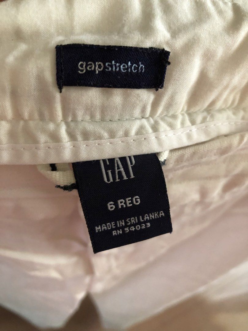 Gap stretch white flares (Category: Jeans) located in Davao. Submitted by stylecircuit (Listing ID 1470765436, Image 3). Description: Fits 26 to 28 inch waist, low rise with rib like texture; made in Sri Lanka.