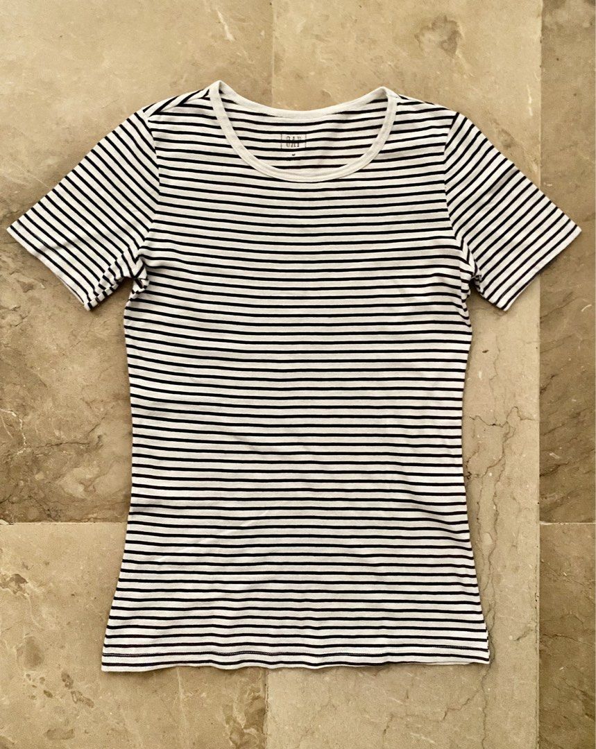 🔥GAP Stripes Shirt - Medium (Category: Shirts) located in Cebu City. Submitted by kantocloset_ubec (Listing ID 1470811968, Image 1). Description: - GAP Authentic / Medium - Very good condition. No flaws. - Ready to wear. - Actual item shown •RFS: Decluttering.