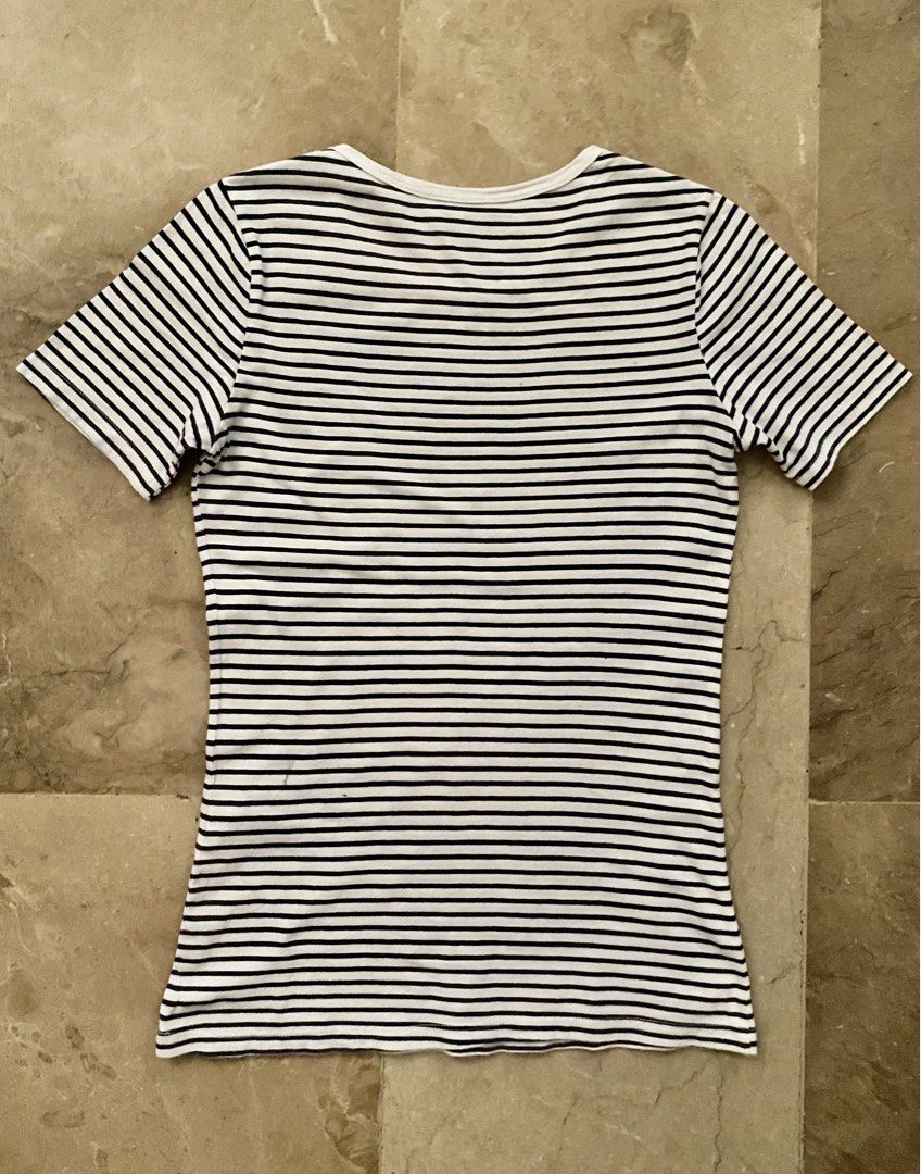 🔥GAP Stripes Shirt - Medium (Category: Shirts) located in Cebu City. Submitted by kantocloset_ubec (Listing ID 1470811968, Image 2). Description: - GAP Authentic / Medium - Very good condition. No flaws. - Ready to wear. - Actual item shown •RFS: Decluttering.