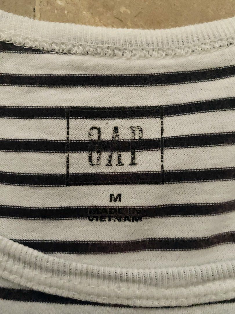 🔥GAP Stripes Shirt - Medium (Category: Shirts) located in Cebu City. Submitted by kantocloset_ubec (Listing ID 1470811968, Image 3). Description: - GAP Authentic / Medium - Very good condition. No flaws. - Ready to wear. - Actual item shown •RFS: Decluttering.